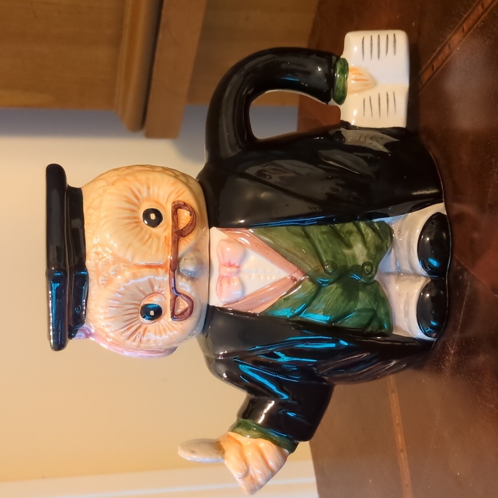 Graduation Owl Teapot